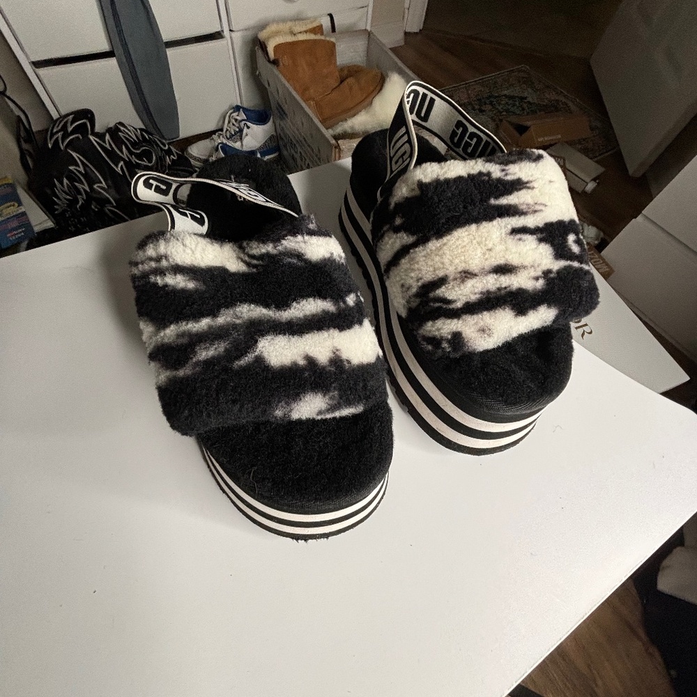 UGG Disco Marble Slide Sandals - Size 6 - NWOB (New Without Box)